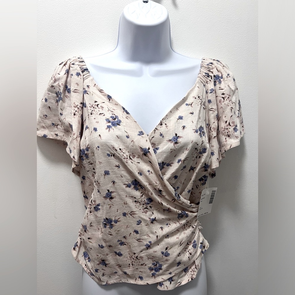 NWT - ASTR the Label Flutter Sleeve Faux Wrap Top Periwinkle Floral M